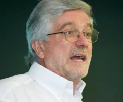 “Decadencia del capitalismo local y disputa de la hegemonía estatal” Julio Gambina en FM La Calle.