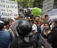 Ofensiva reaccionaria de Milei y los caminos de la alternativa. Por Julio Gambina.