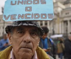 “Se viene una resistencia más dura”: alzan su voz los jubilados, médicos, estatales, universitarios y personas con discapacidad. Por Mauricio Caminos