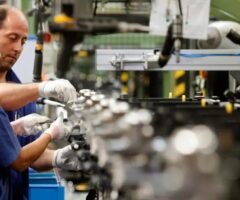 Julio Gambina: “Aquello que está vinculado al mercado interno está generando destrucción de empleo”