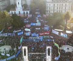 De las pesadillas se sale desde abajo. Por Daniel Campione